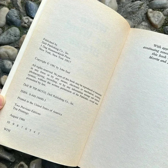 Vintage 80s When the Wind Blows by John Saul Horror Pulp Paperback Dell 1981 - Picture 6 of 7